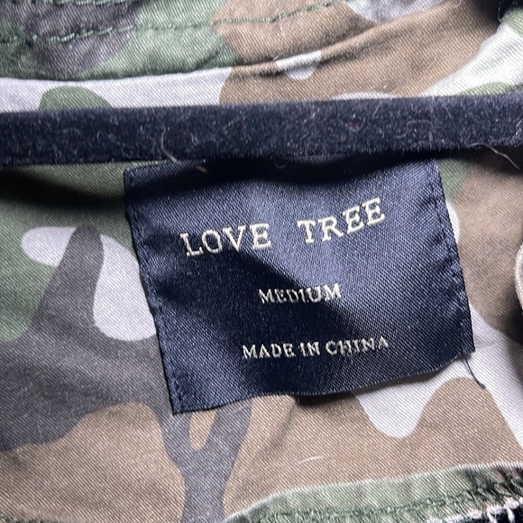 Love Tree Camo Jacket | Size M - Picture 2 of 4